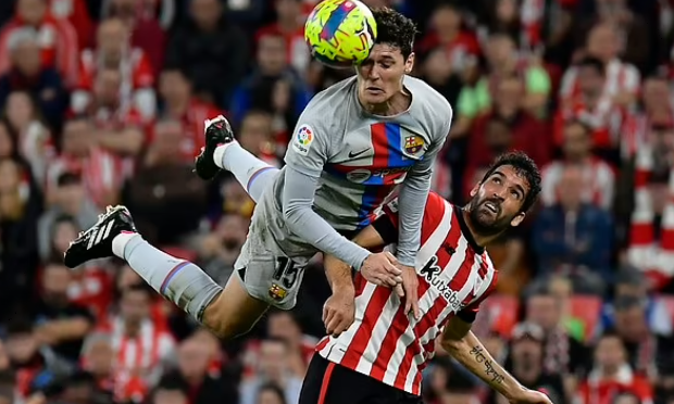 Barca ra giá bán Christensen cho M.U