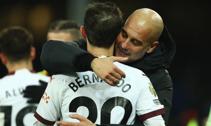 Man City thắng ngược để đòi lại vị trí thứ tư