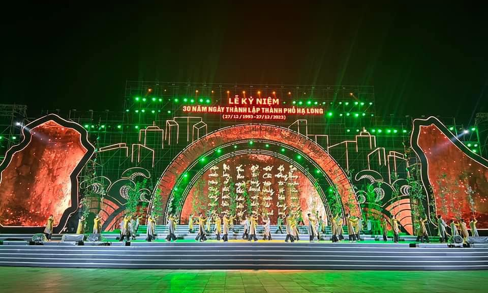 Final rehearsal for Ha Long city's 30th founding anniversary