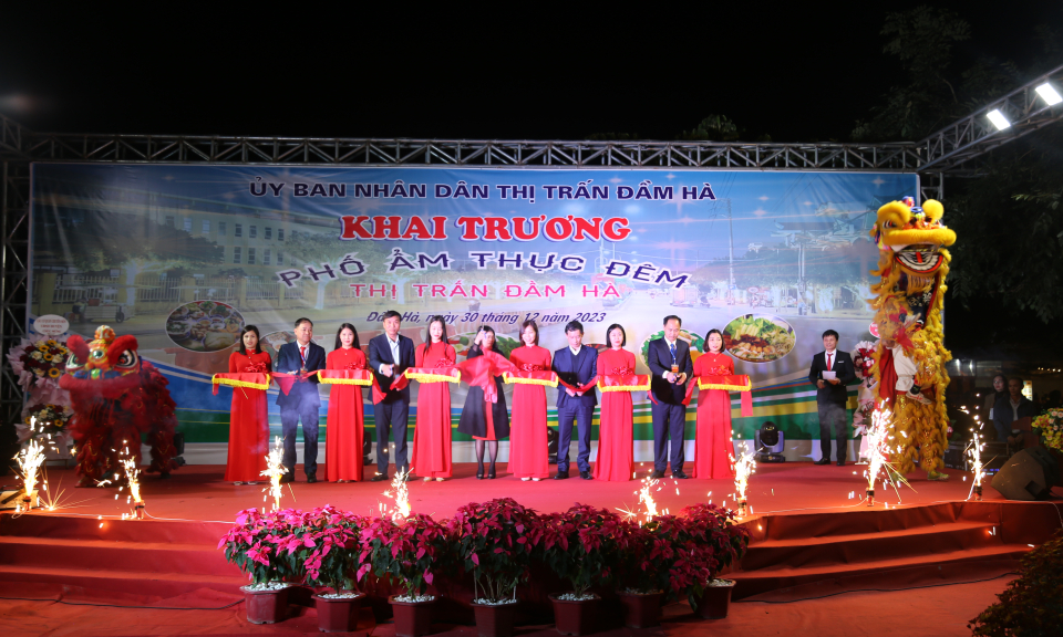 Đầm Hà khai trương Phố ẩm thực đêm