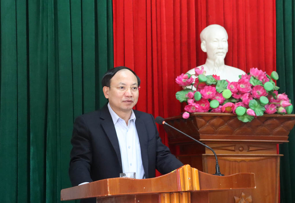 Đồng chí Nguyễn Xuân Ký, Ủy viên Trung ương Đảng, Bí thư Tỉnh ủy, Chủ tịch HĐND tỉnh, phát biểu chỉ đạo tại buổi sinh hoạt.