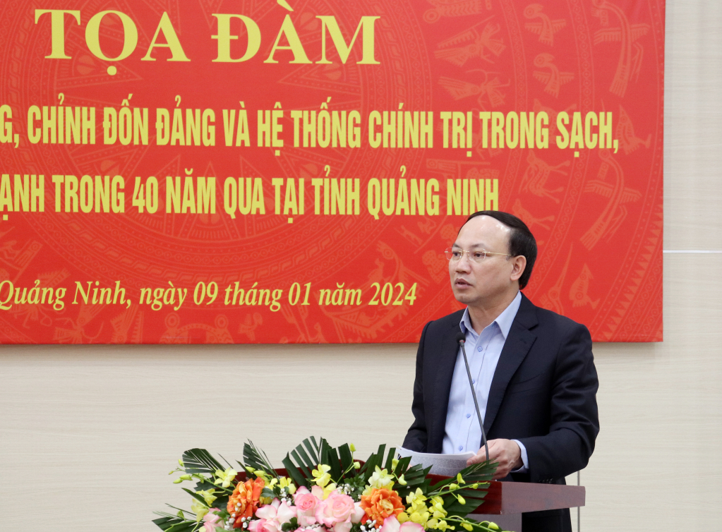 Đồng chí Nguyễn Xuân Ký, Ủy viên Trung ương Đảng, Bí thư Tỉnh ủy, Chủ tịch HĐND tỉnh, phát biểu tại buổi tọa đàm.