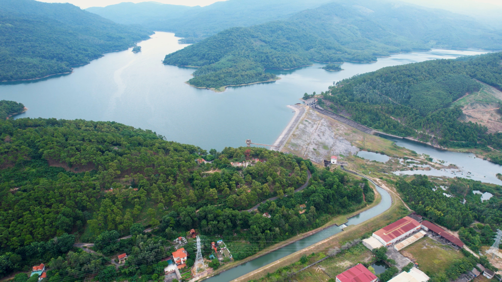 Hồ Yên Lập có dung tích lớn nhất trên địa bàn tỉnh Quảng Ninh.