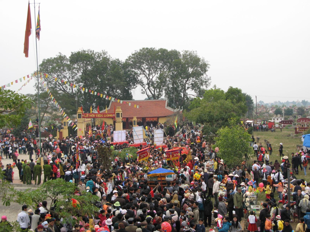 Lễ hội Tiên công là lễ hội văn hoá diễn ra sớm nhất hằng năm ở Quảng Ninh.