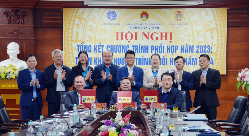 Lãnh đạo BHXH tỉnh, Sở LĐ-TB&XH và LĐLĐ tỉnh ký kết chương trình công tác phối hợp năm 2024.