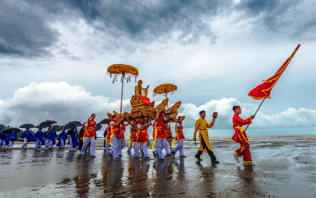 Traditional festivals are annually held in coastal localities.