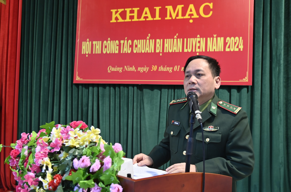 Đại tá Trần Văn Thanh, Phó Chỉ huy trưởng, Tham mưu trưởng BĐBP tỉnh phát biểu khai mạc hội thi.