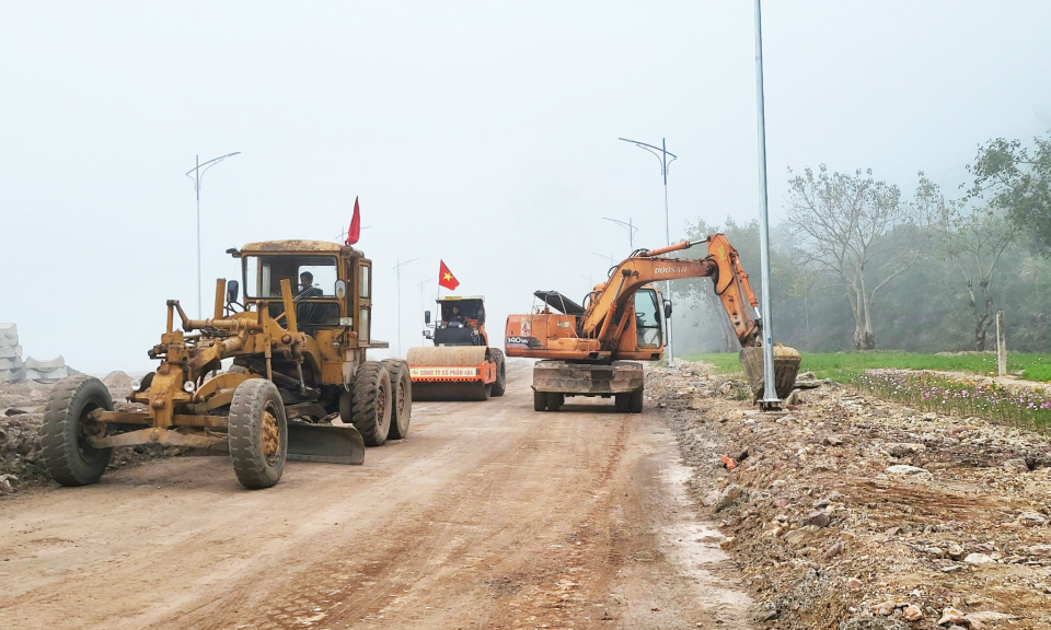Sôi nổi khí thế lao động, sản xuất đầu năm mới