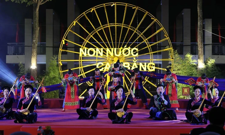Thủ tướng Phạm Minh Chính cùng nhân dân tỉnh Cao Bằng đón năm mới 2024
