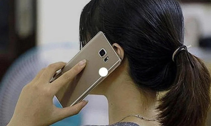 Người phụ nữ ở Hà Nội trình báo bị kẻ giả danh công an lừa gần 800 triệu