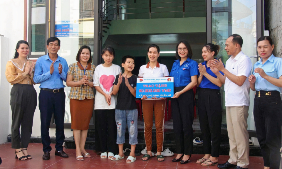 Góp sức trẻ vì cộng đồng