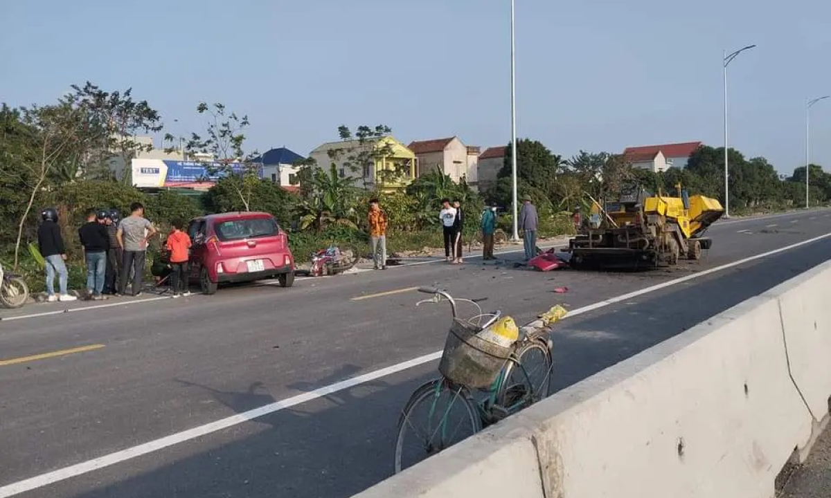 Tai nạn liên hoàn bên đường nối hai cao tốc, 2 người bị thương nặng