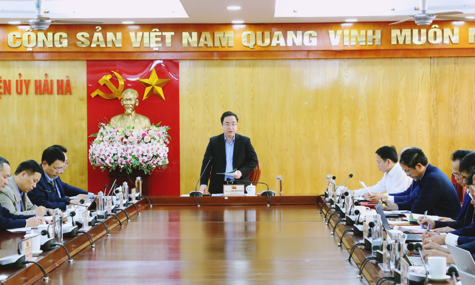 Phó Bí thư Tỉnh ủy Đặng Xuân Phương làm việc với Ban Thường vụ Huyện ủy Hải Hà
