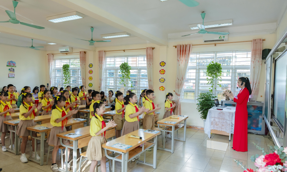 Khắc phục tình trạng thiếu giáo viên 