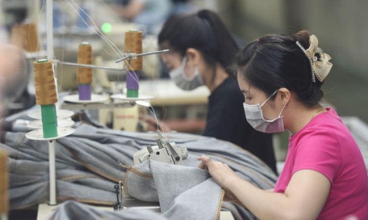 Vietnamese workers' average income increases by near 7% in 2023