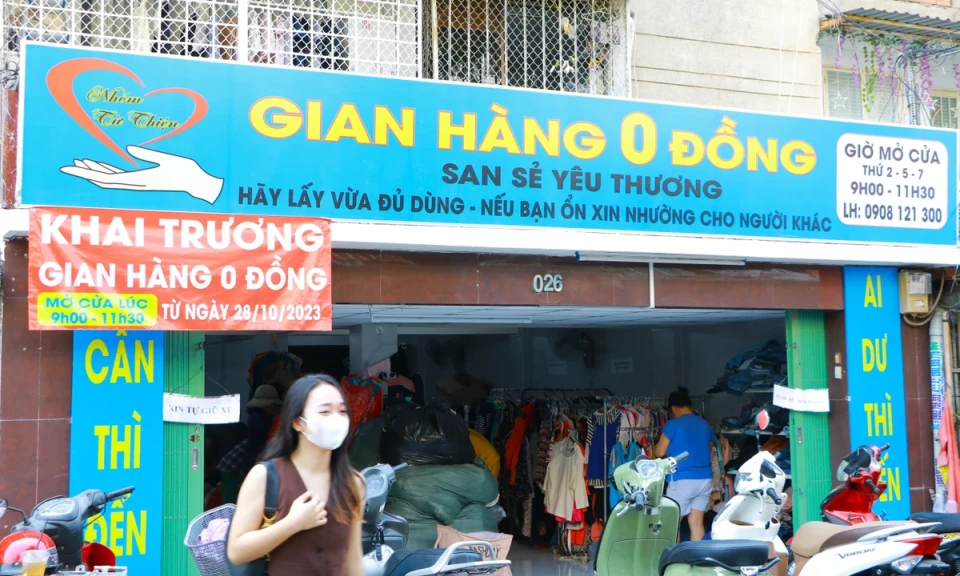 Gian hàng 0 đồng, nơi san sẻ niềm vui cho lao động nghèo