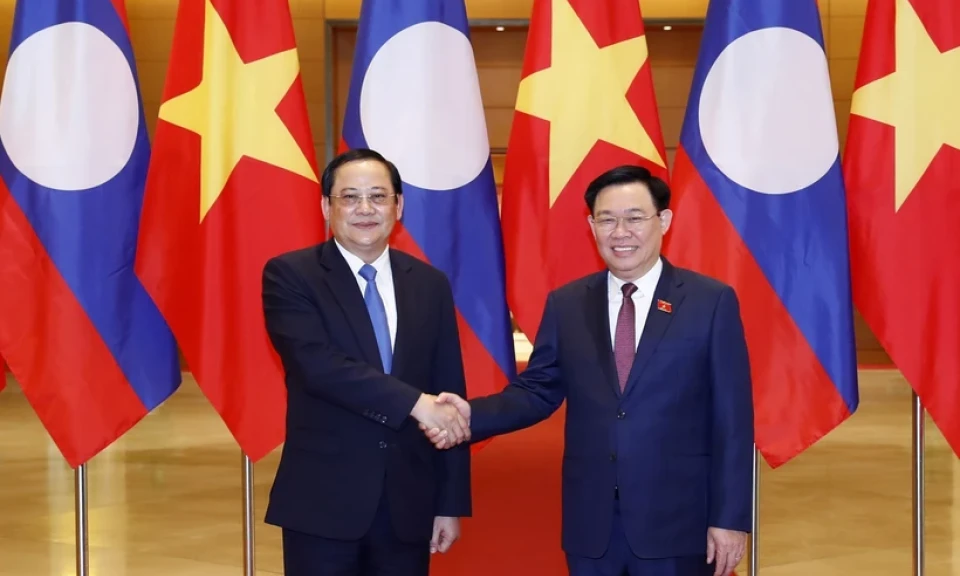 Việt Nam luôn dành ưu tiên cao nhất cho quan hệ truyền thống đặc biệt Việt-Lào