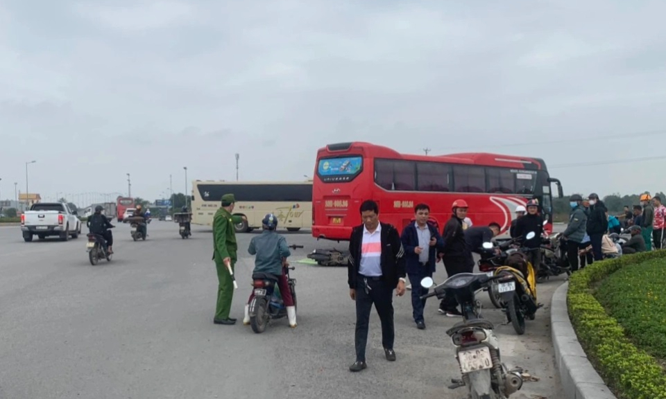Thanh Hóa: Va chạm với xe khách, người đàn ông tử vong tại chỗ