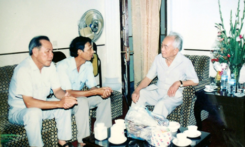 Những người muôn năm cũ