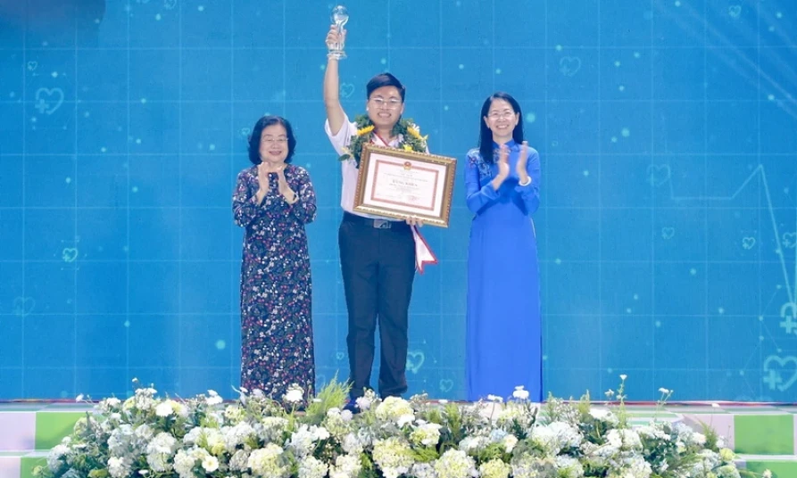 Gặp gỡ chàng trai lan tỏa niềm đam mê y khoa và cống hiến cho cộng đồng