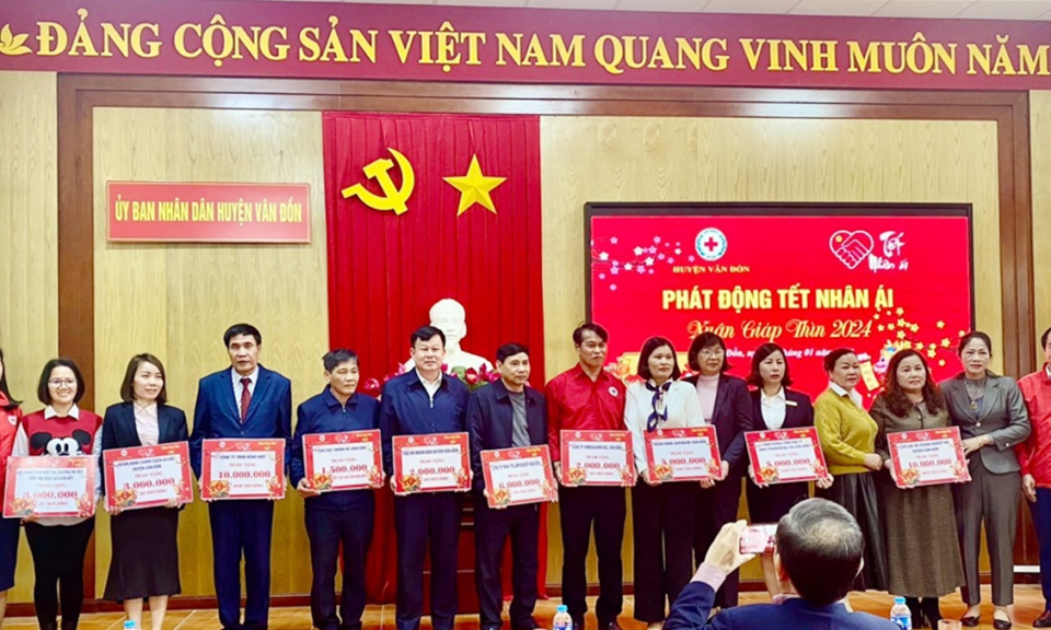 Huyện Vân Đồn phát động phong trào "Tết Nhân ái" - Xuân Giáp Thìn năm 2024  