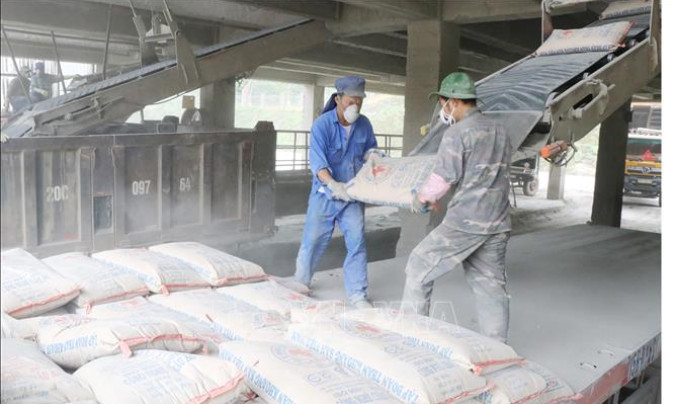 Vật liệu xây dựng tìm cách thoát khó