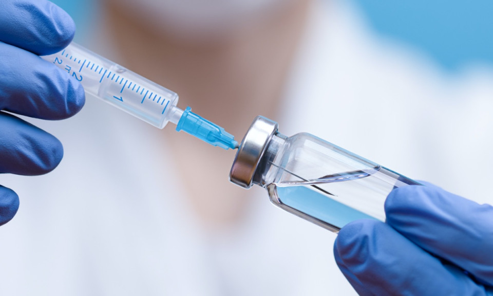 Vòng ba mưng mủ sau 4 năm tiêm filler