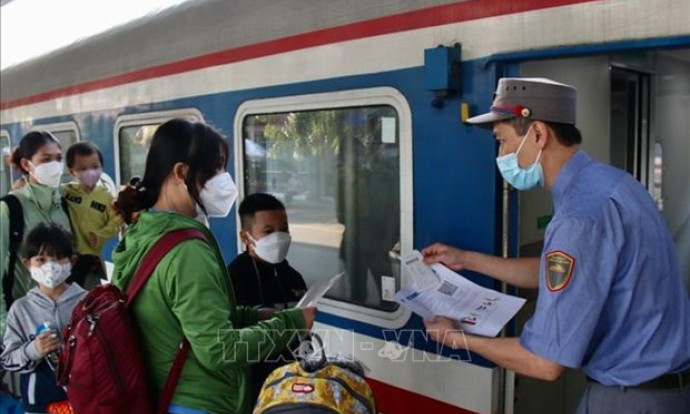 More trains to serve Tet travel demand