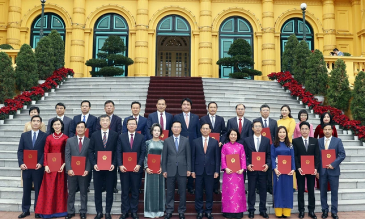 Viet Nam appoints 26 ambassadors, heads of diplomatic missions