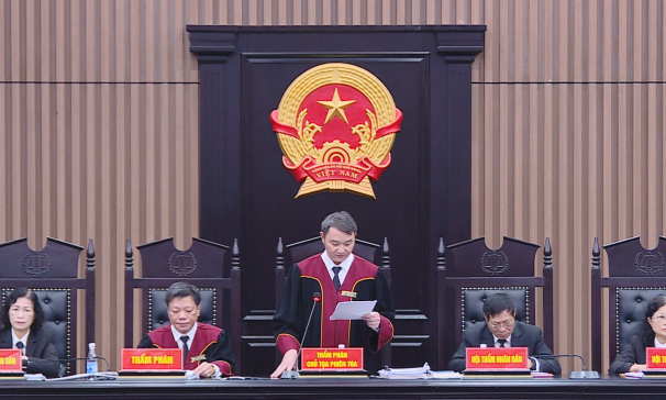 Cựu bộ trưởng Nguyễn Thanh Long bị tuyên 18 năm tù