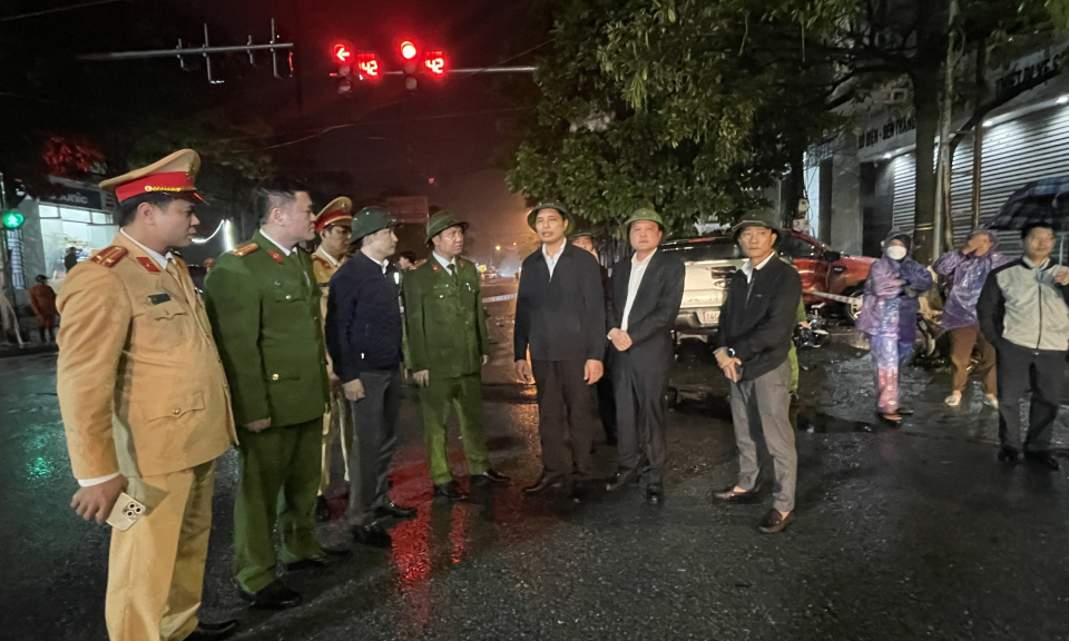 Nhanh chóng xác minh nguyên nhân và hỗ trợ người bị nạn trong vụ TNGT khiến 3 người tử vong