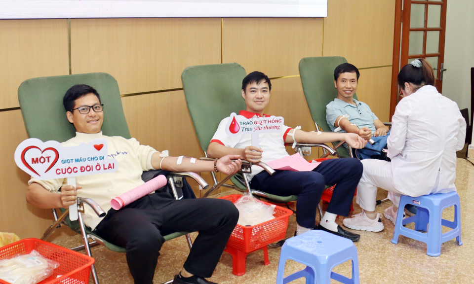 Tiếp nhận 124 đơn vị máu tại “Lễ hội Xuân hồng” năm 2024 ở TX Quảng Yên