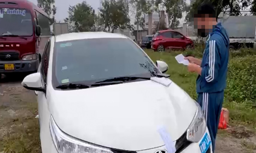 Thầy dạy lái xe ô tô vi phạm nồng độ cồn khi đang chở học viên