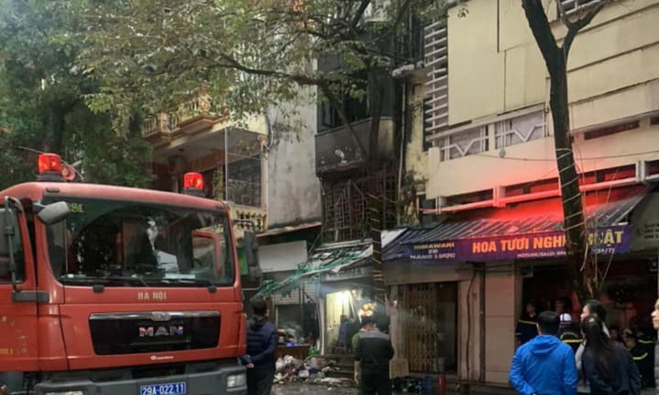Cháy nhà trên phố cổ Hà Nội, 4 người tử vong
