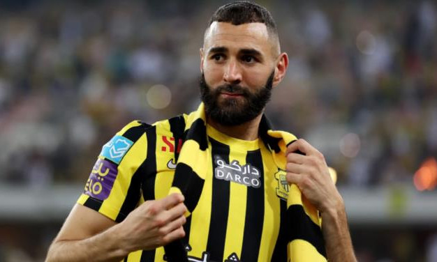 Man United gây sốc với Karim Benzema