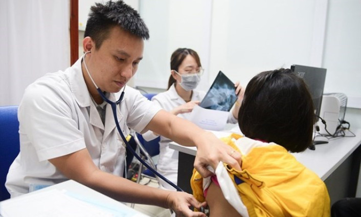 Thời tiết miền Bắc nồm ẩm, nhiều bệnh rình rập