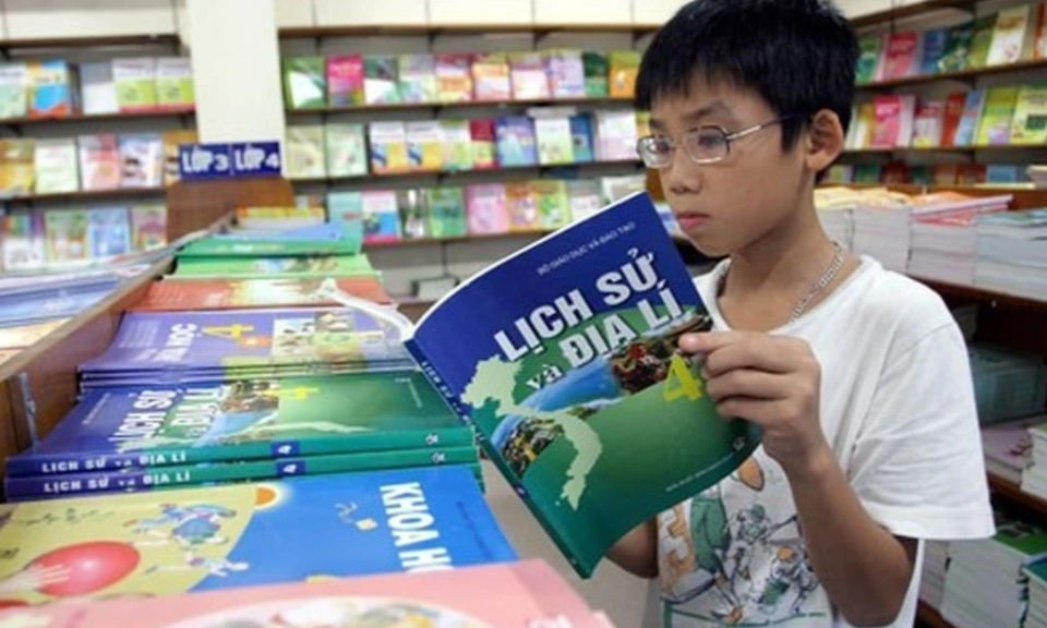 Bộ Giáo dục tiếp tục thẩm định sách giáo khoa theo chương trình mới