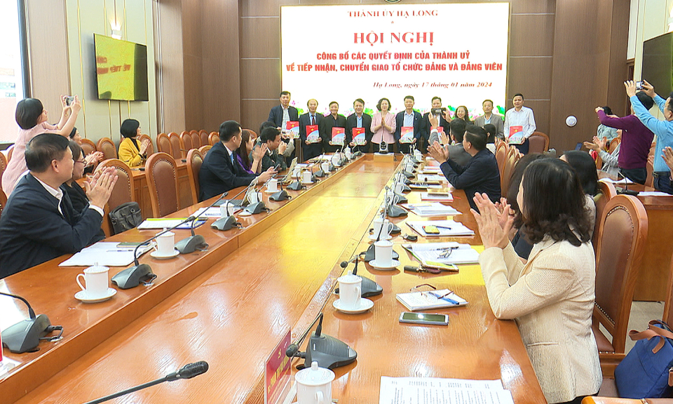 Thành ủy Hạ Long tổ chức tiếp nhận, chuyển giao tổ chức đảng, đảng viên