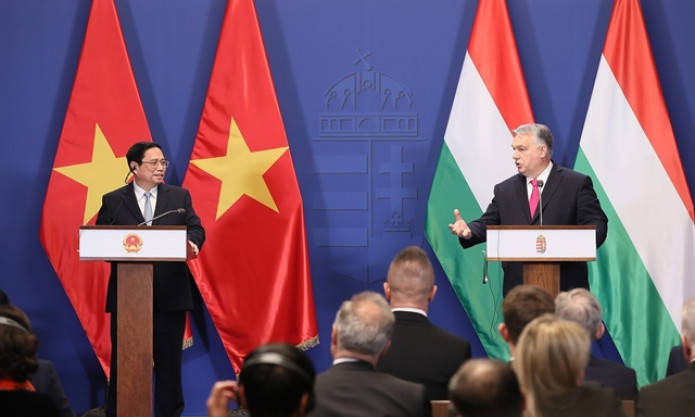 Hungarian PM says Việt Nam 'critically important' in its Look East policy in talks with PM Chính
