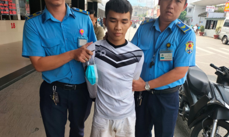 Phạm nhân bơi qua sông trốn trại giam bị bắt