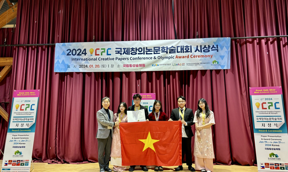 Học sinh Chuyên Hạ Long đoạt Huy chương Vàng ICPC 2024