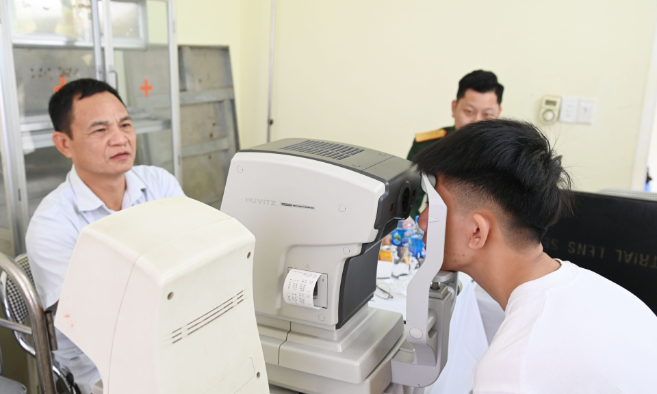 Tuyển quân ở Đệ tứ Chiến khu