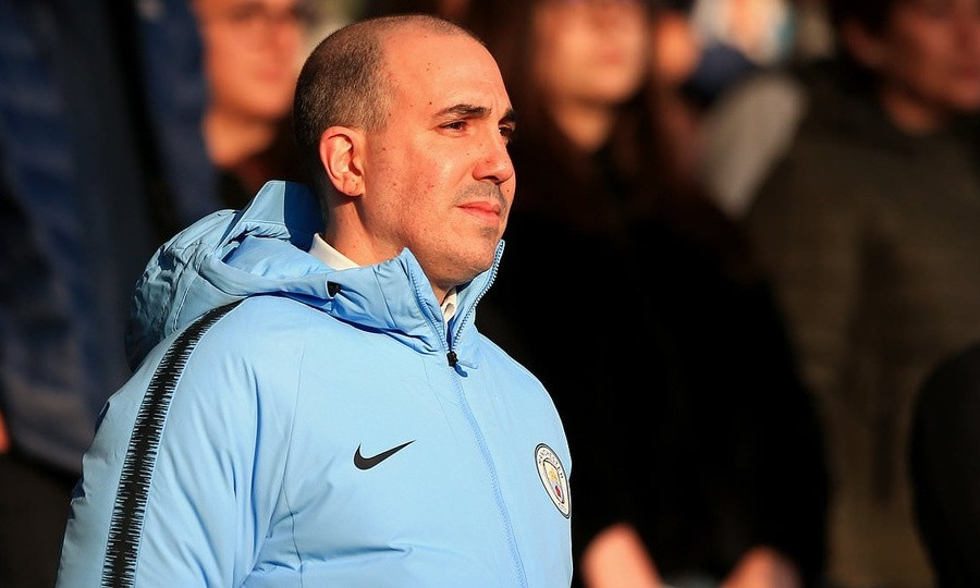 Sếp lớn Man City đột ngột từ chức để sang MU