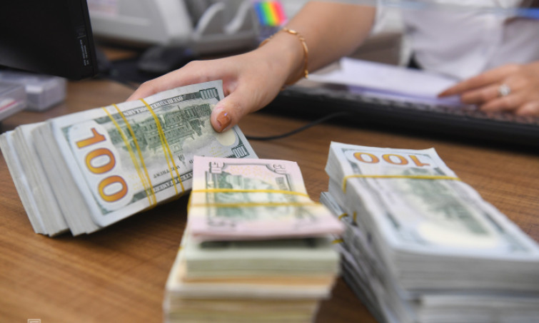 Giá USD tự do vượt 25.000 đồng