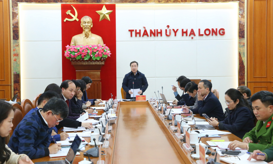 Phó Bí thư Tỉnh ủy Đặng Xuân Phương làm việc với Thành ủy Hạ Long