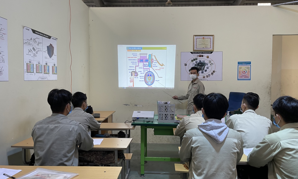 Xây dựng nguồn nhân lực chất lượng cao, bền vững