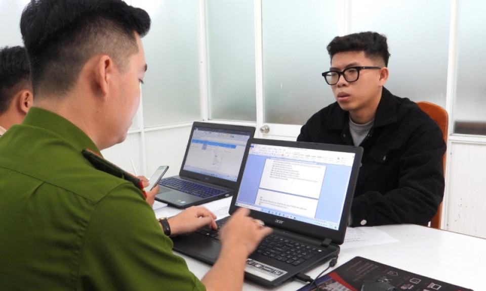 Lợi dụng việc đổi ngoại tệ để lừa đảo hàng tỷ đồng