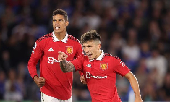 Man Utd chấp nhận mất trắng Varane