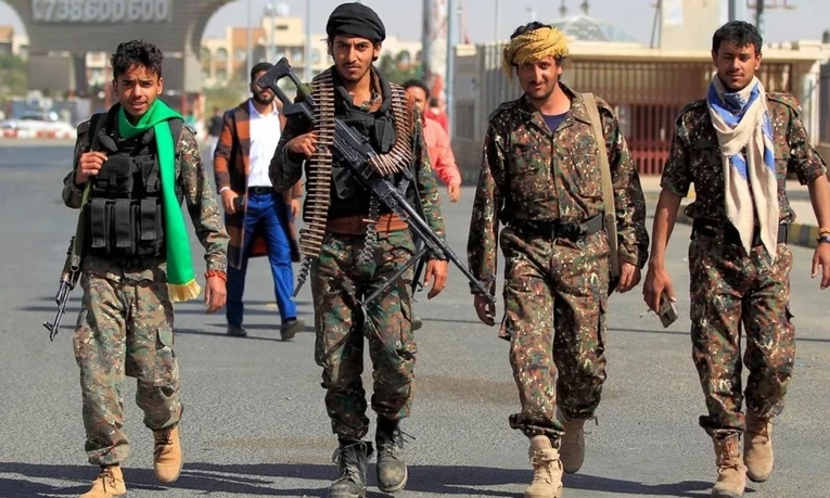 Houthi yêu cầu nhân viên người Mỹ và Anh của các tổ chức quốc tế rời khỏi Yemen