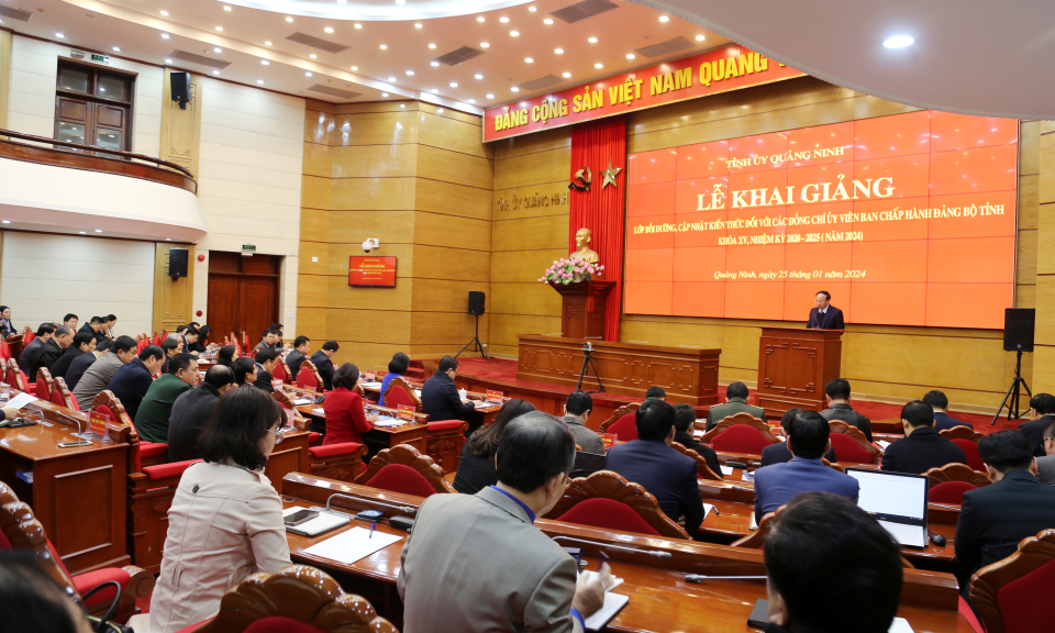 Ngày học tập thứ 2 của Lớp bồi dưỡng, cập nhật kiến thức đối với các Ủy viên BCH Đảng bộ tỉnh